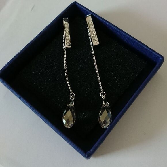 New - Swarovski dangle earrings - Picture 1 of 5